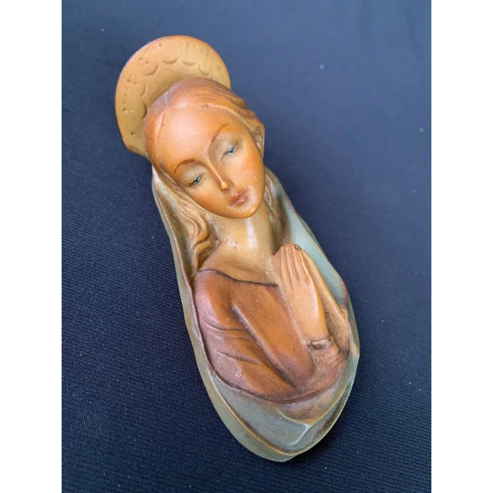Vintage Praying Madonna Virgin Mary Catholic Wall Hanging Sculpture Ornament